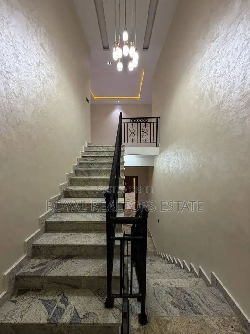 7bdrm Duplex in Efab Metropolis, Bunkoro for sale in Bunkoro