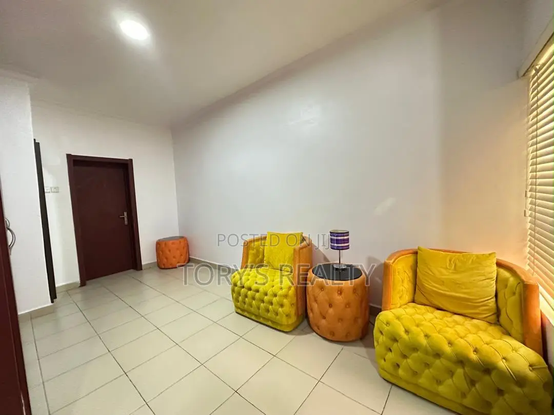 Furnished 3bdrm Penthouse in Chevron for rent in Chevron