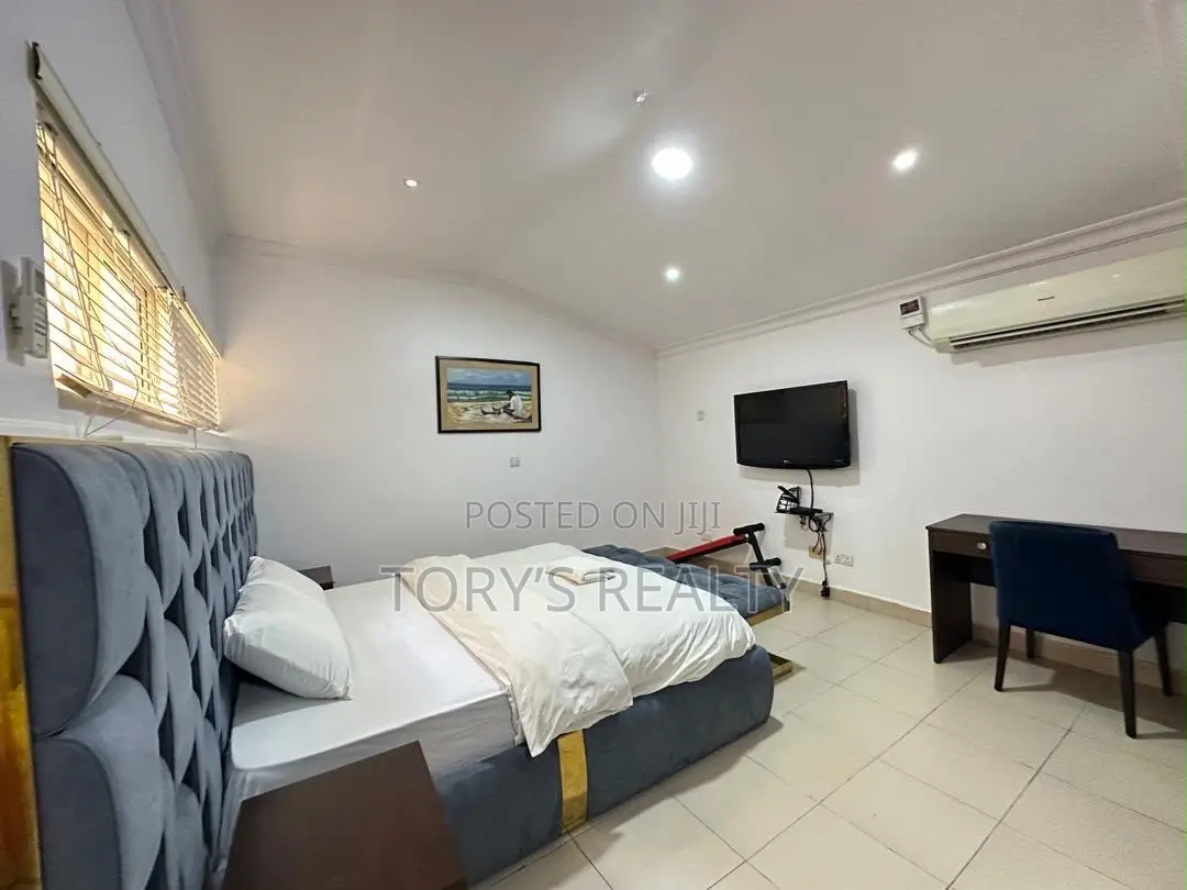 Furnished 3bdrm Penthouse in Chevron for rent in Chevron