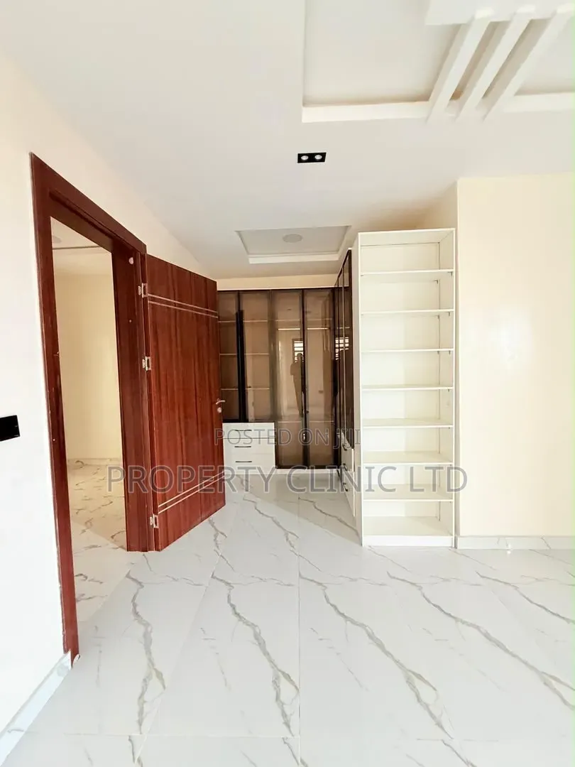 4bdrm Duplex in Ifako-Gbagada for sale in Ifako-Gbagada