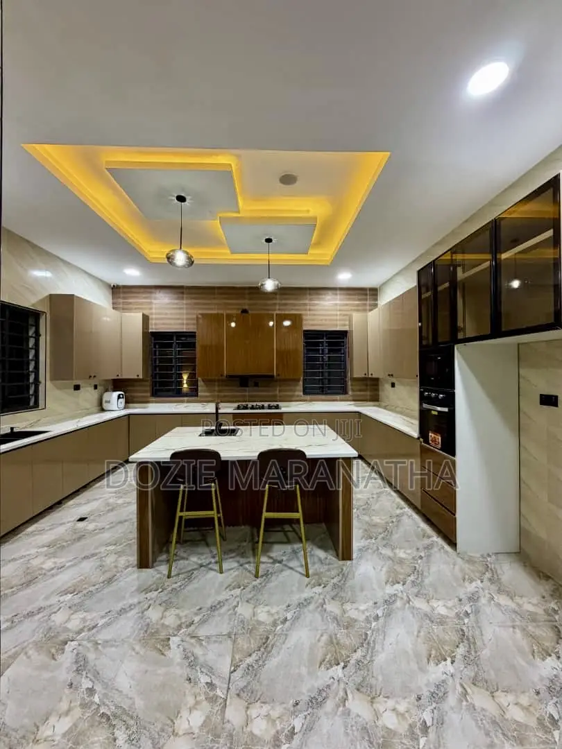 7bdrm House in Gwarinpa for sale in Gwarinpa