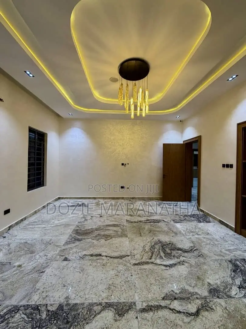 7bdrm House in Gwarinpa for sale in Gwarinpa