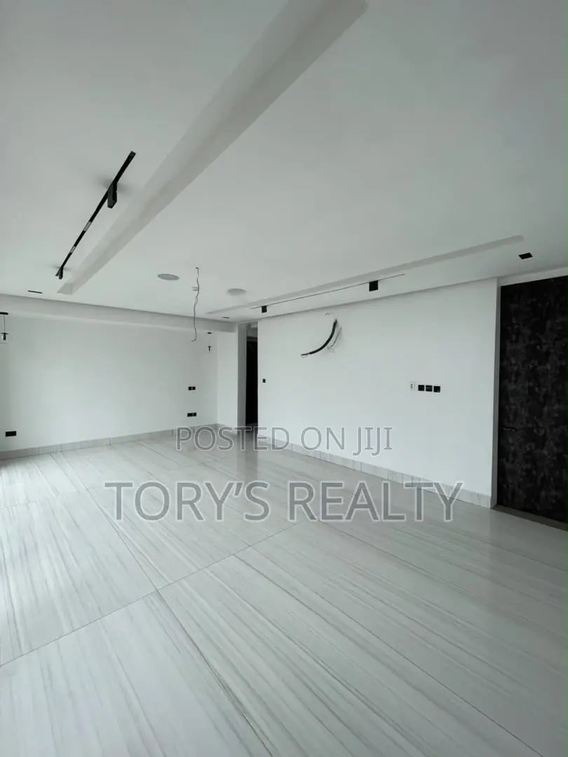 5bdrm Duplex in Ikate for sale in Ikate