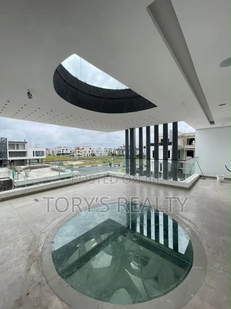 5bdrm Duplex in Ikate for sale in Ikate
