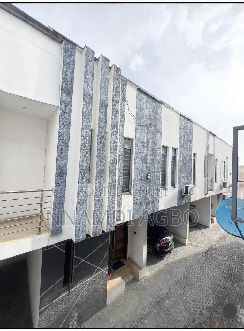 3bdrm Duplex in Lafiaji for rent in Lafiaji