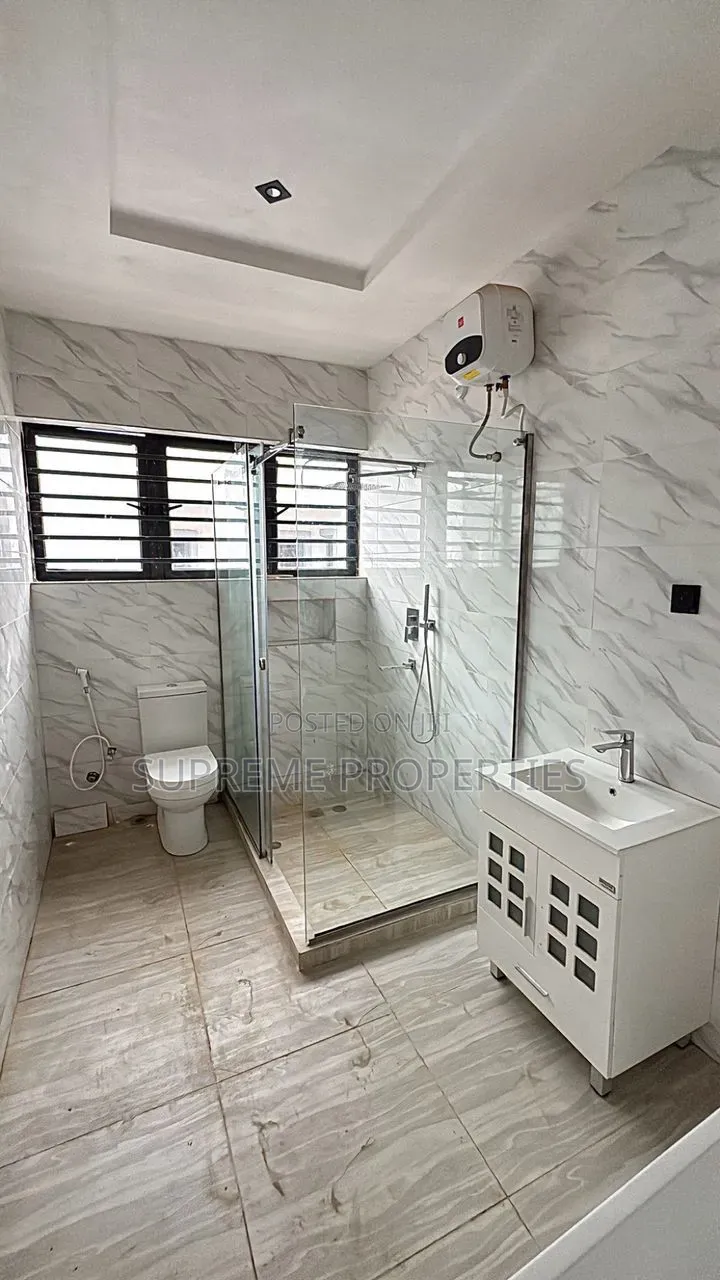 4bdrm Duplex in Ring Road G.R.A, Ibadan for sale in Ibadan
