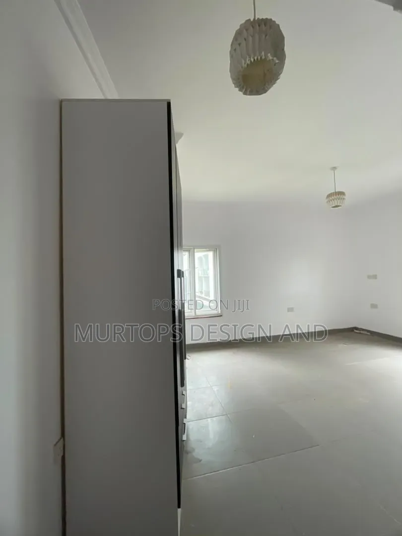3bdrm Apartment in Ikate for sale in Ikate