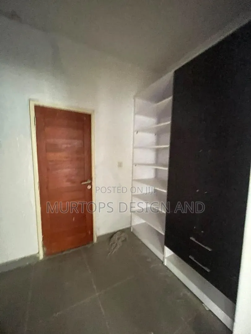3bdrm Apartment in Ikate for sale in Ikate