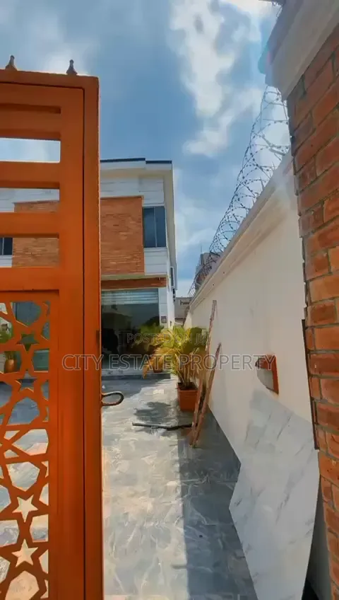 4bdrm Duplex in Royal, Rukpokwu for sale in Rukpokwu