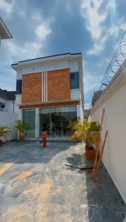 4bdrm Duplex in Royal, Rukpokwu for sale in Rukpokwu