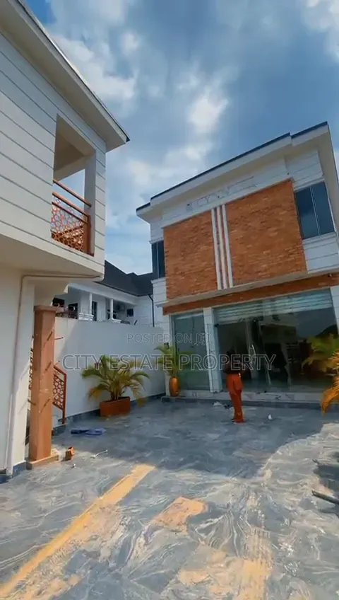 4bdrm Duplex in Royal, Rukpokwu for sale in Rukpokwu
