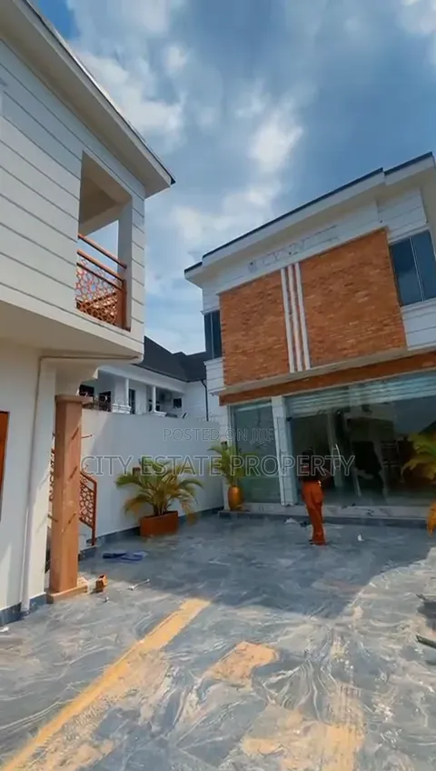 4bdrm Duplex in Royal, Rukpokwu for sale in Rukpokwu