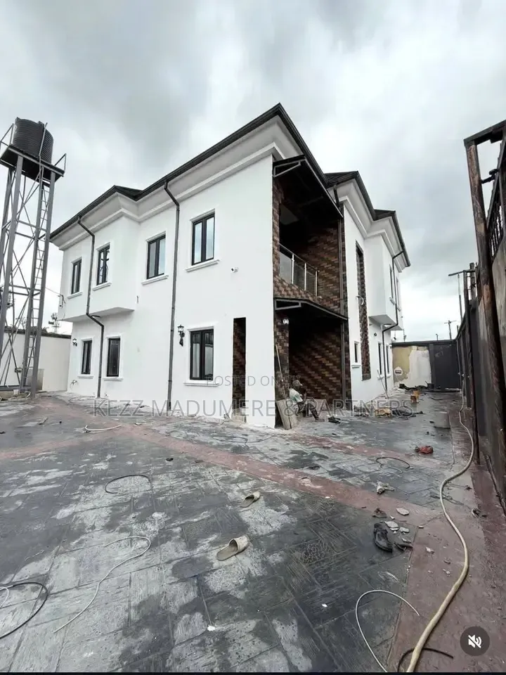 4bdrm Duplex in Dr Peter Odili Trans for sale in Trans Amadi