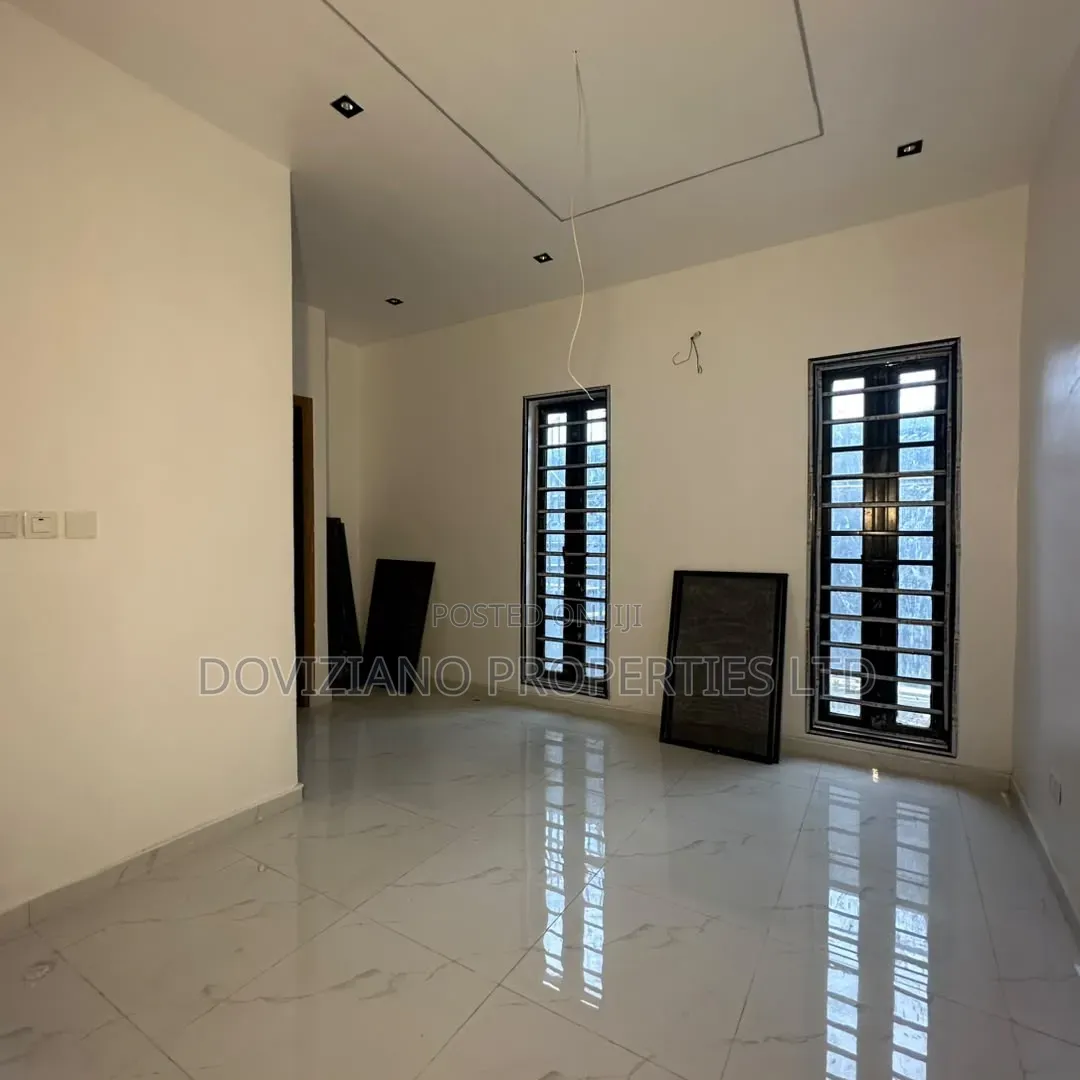 4bdrm Duplex in Lekki Phase 1 for sale in Lekki Phase 1