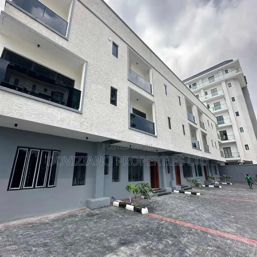 4bdrm Duplex in Lekki Phase 1 for sale in Lekki Phase 1