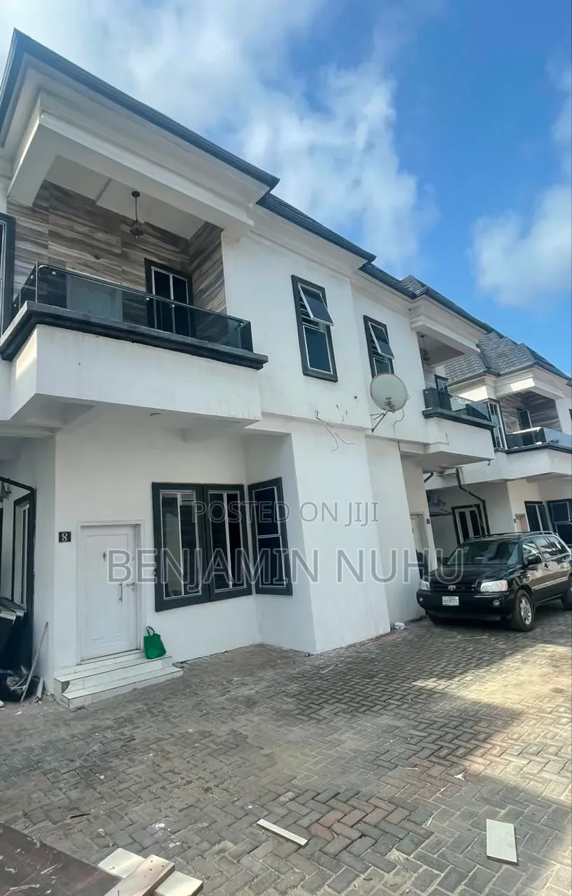 4bdrm Duplex in Orchid Road, Just By, Lafiaji for rent in Lafiaji