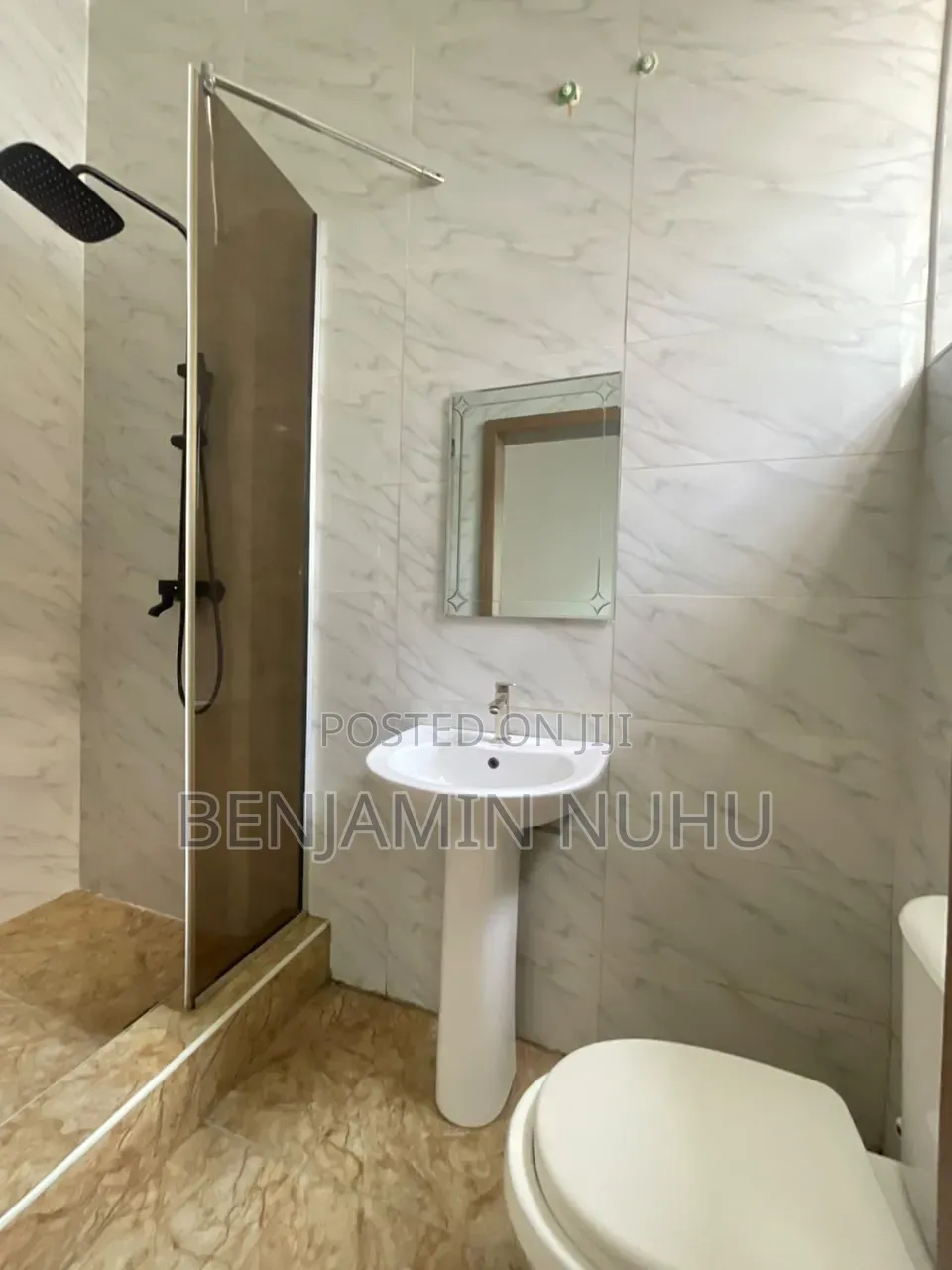 4bdrm Duplex in Orchid Road, Just By, Lafiaji for rent in Lafiaji