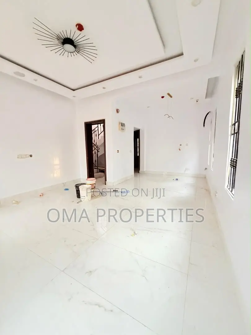Furnished 4bdrm House in Surulere for sale in Surulere