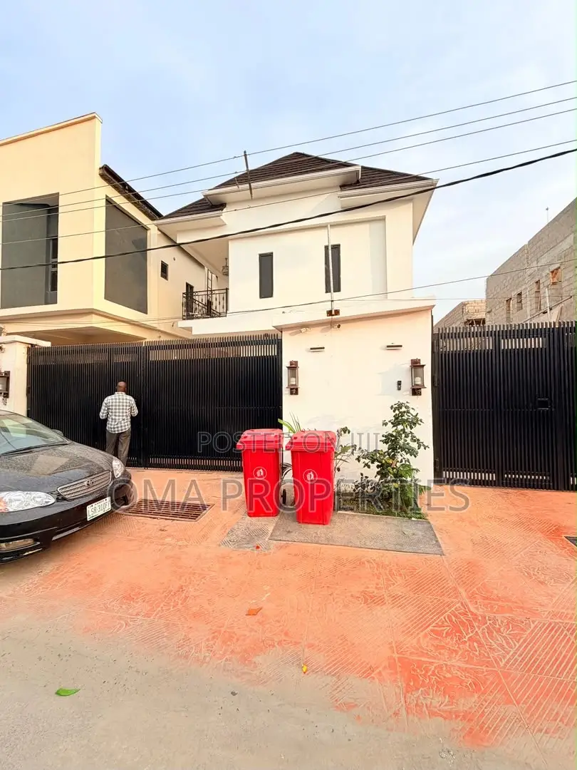 Furnished 4bdrm House in Surulere for sale in Surulere
