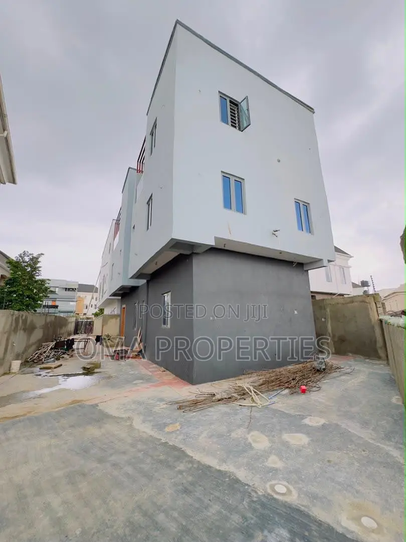 Furnished 6bdrm House in Magodo for sale in Magodo