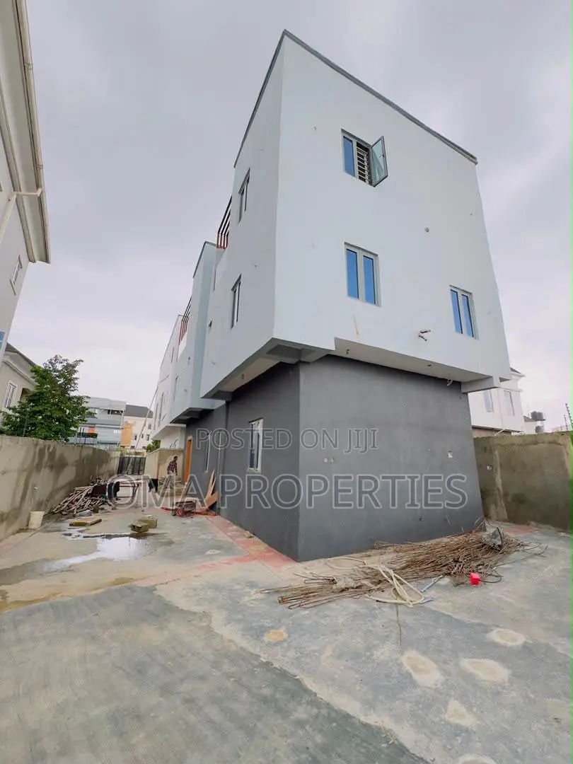 Furnished 6bdrm House in Magodo for sale in Magodo