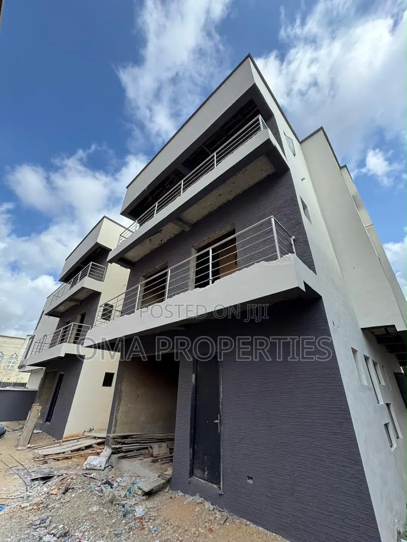 Furnished 4bdrm House in Surulere for sale in Surulere