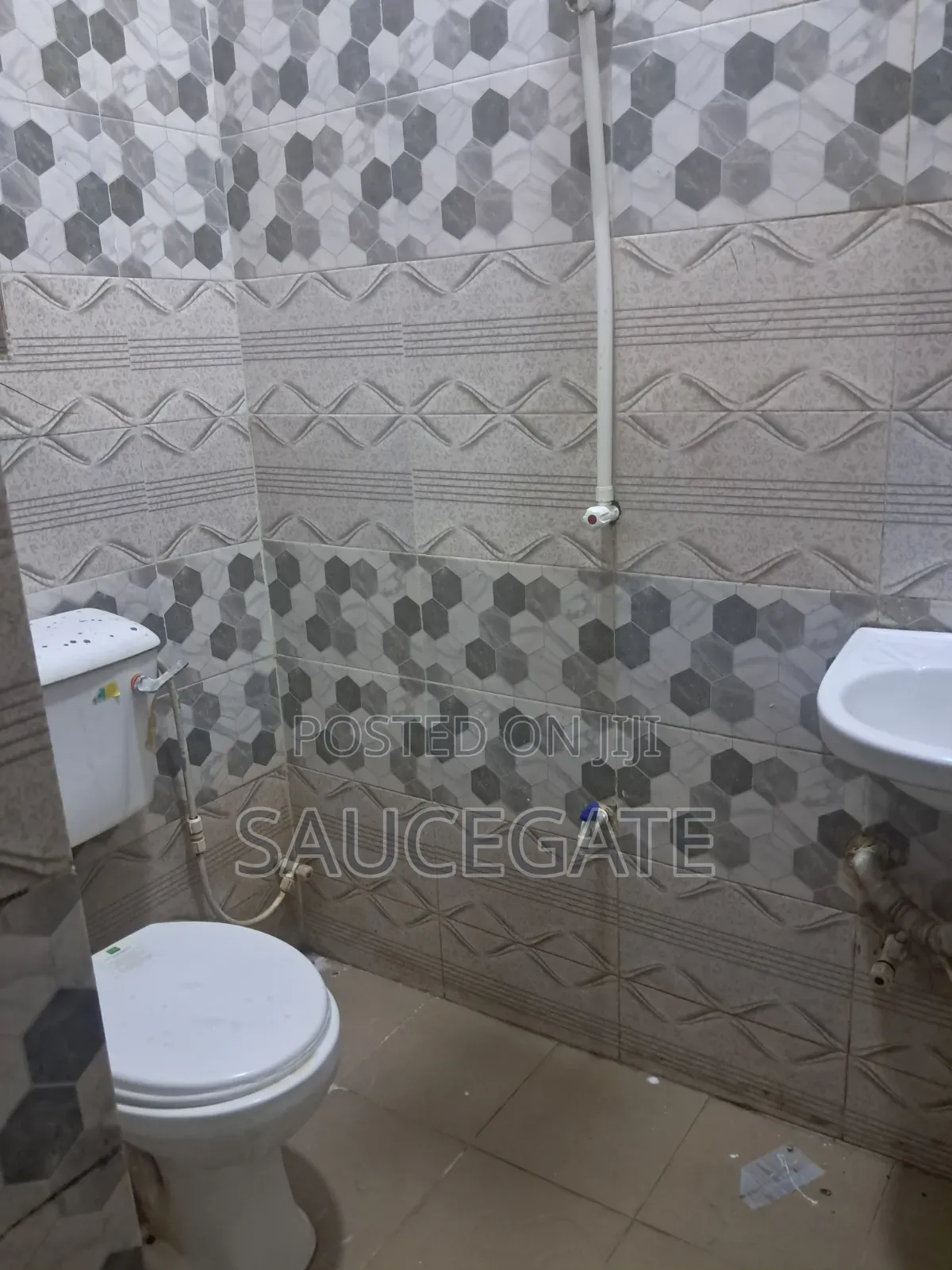 3bdrm Block of Flats in Mkpika Okpoko, Onitsha for sale in Onitsha