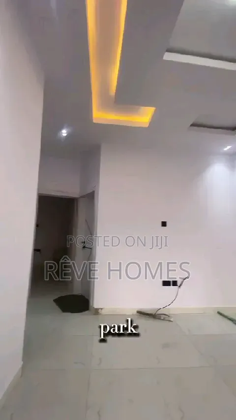 2bdrm Block of Flats in Aguda / Surulere for rent in Aguda / Surulere