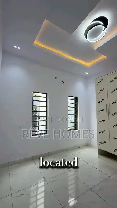 2bdrm Block of Flats in Aguda / Surulere for rent in Aguda / Surulere