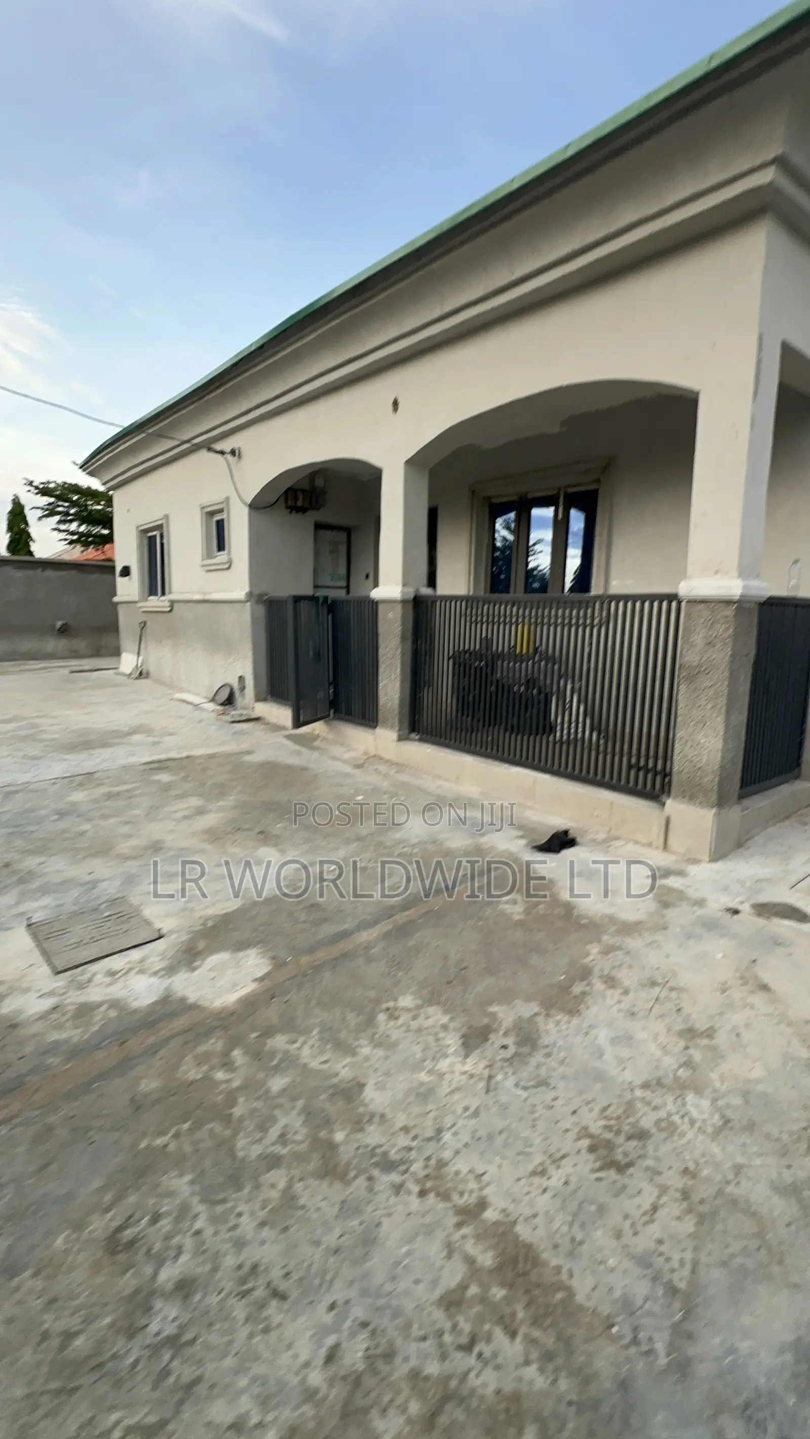 3bdrm Bungalow in Jedo, Lugbe District for sale in Lugbe District