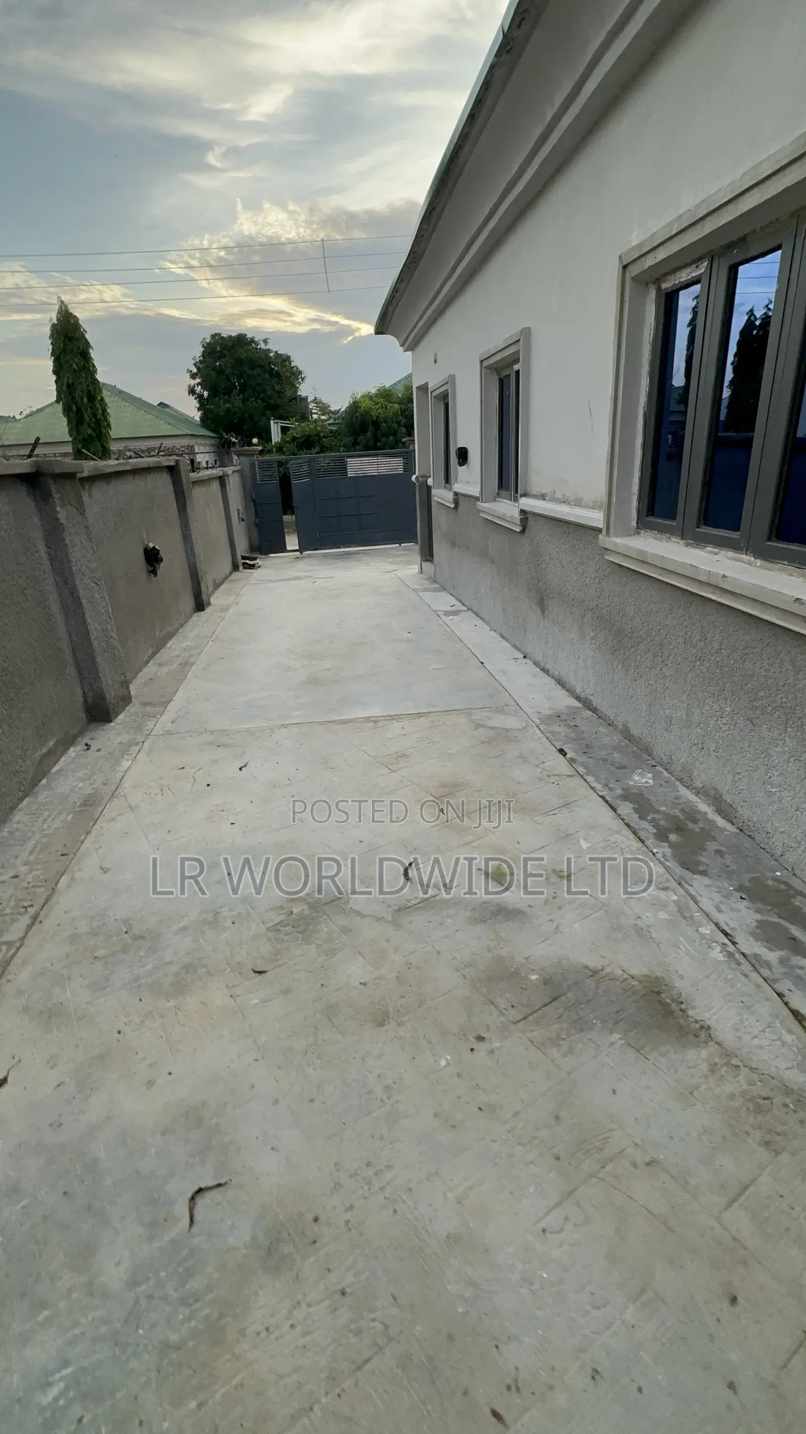 3bdrm Bungalow in Jedo, Lugbe District for sale in Lugbe District