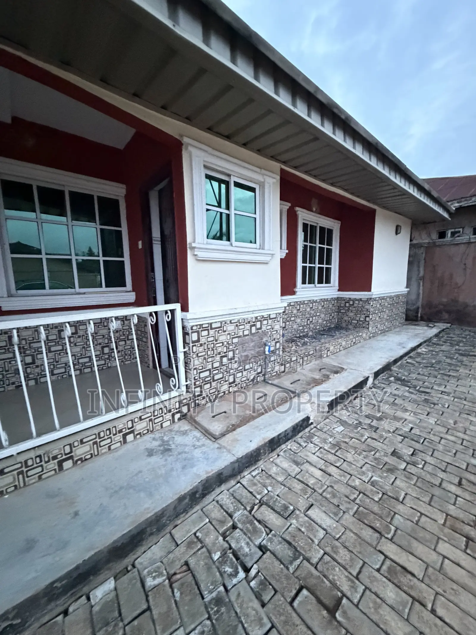 2bdrm Block of Flats in Ekae, Benin City for sale in Benin City