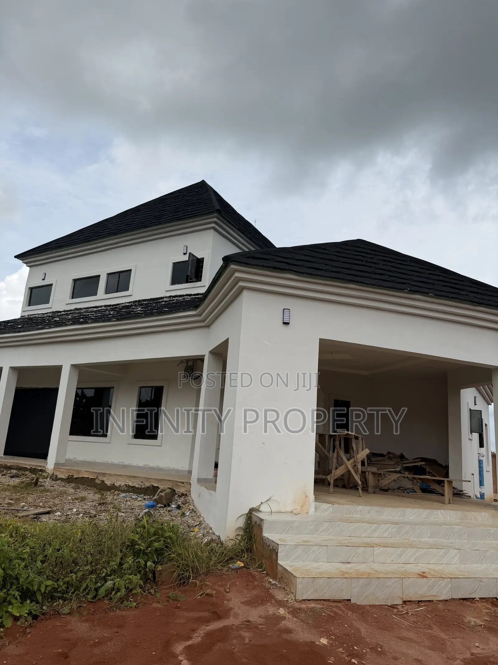 5bdrm Penthouse in Okoromi, Benin City for sale in Benin City
