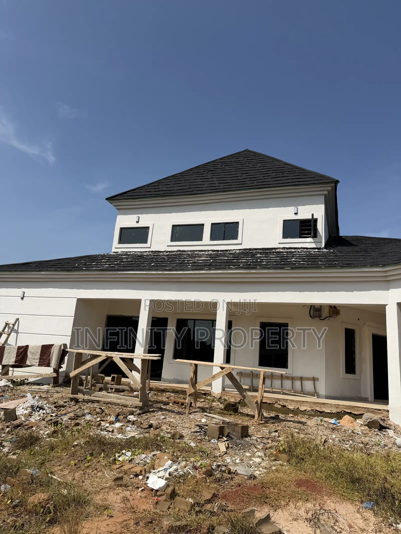 5bdrm Penthouse in Okoromi, Benin City for sale in Benin City