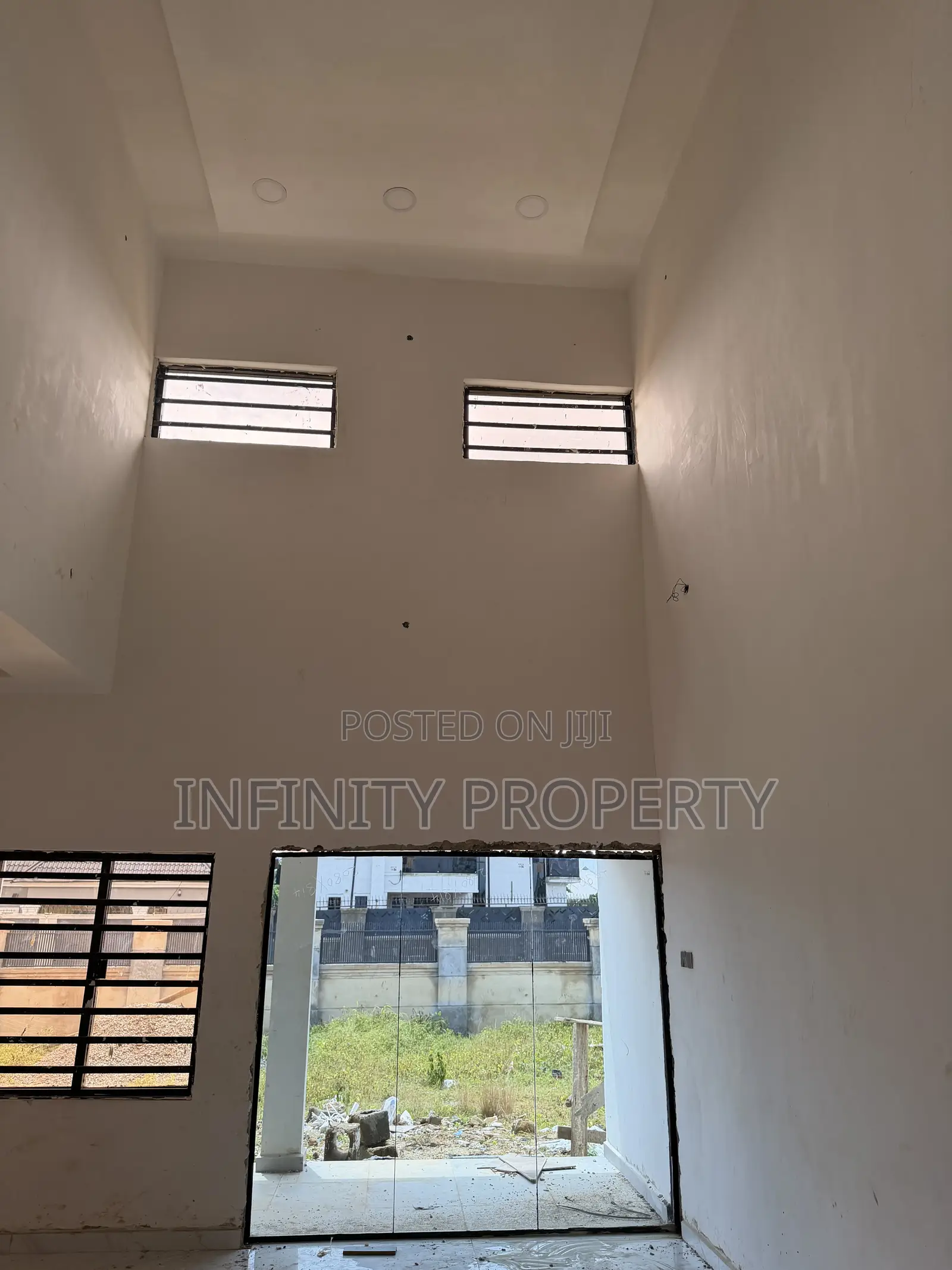 5bdrm Penthouse in Okoromi, Benin City for sale in Benin City