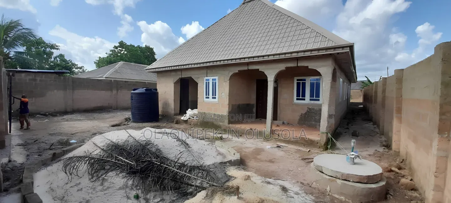4bdrm Bungalow in Ado-Odo/Ota for sale in Ado-Odo/Ota