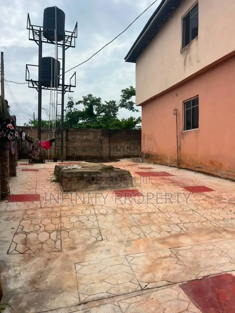 1bdrm Block of Flats in Ugbor. Central, Benin City for sale in Benin City