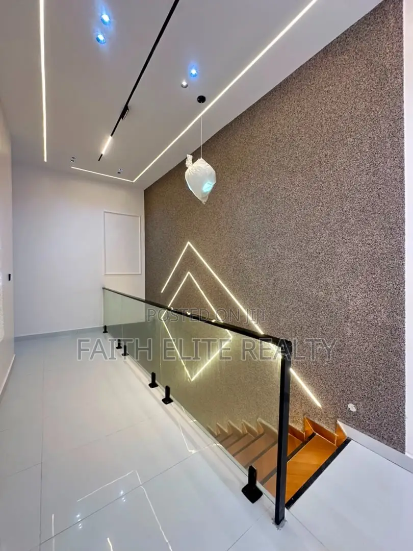 4bdrm Duplex in Ikota for sale in Ikota