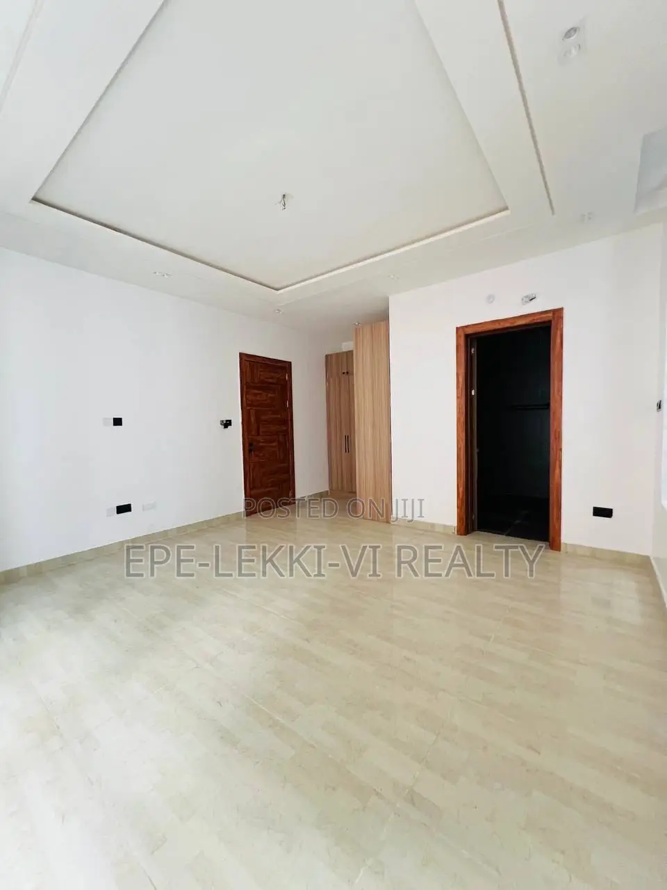 5bdrm Duplex in Lekki Phase 1 for sale in Lekki Phase 1