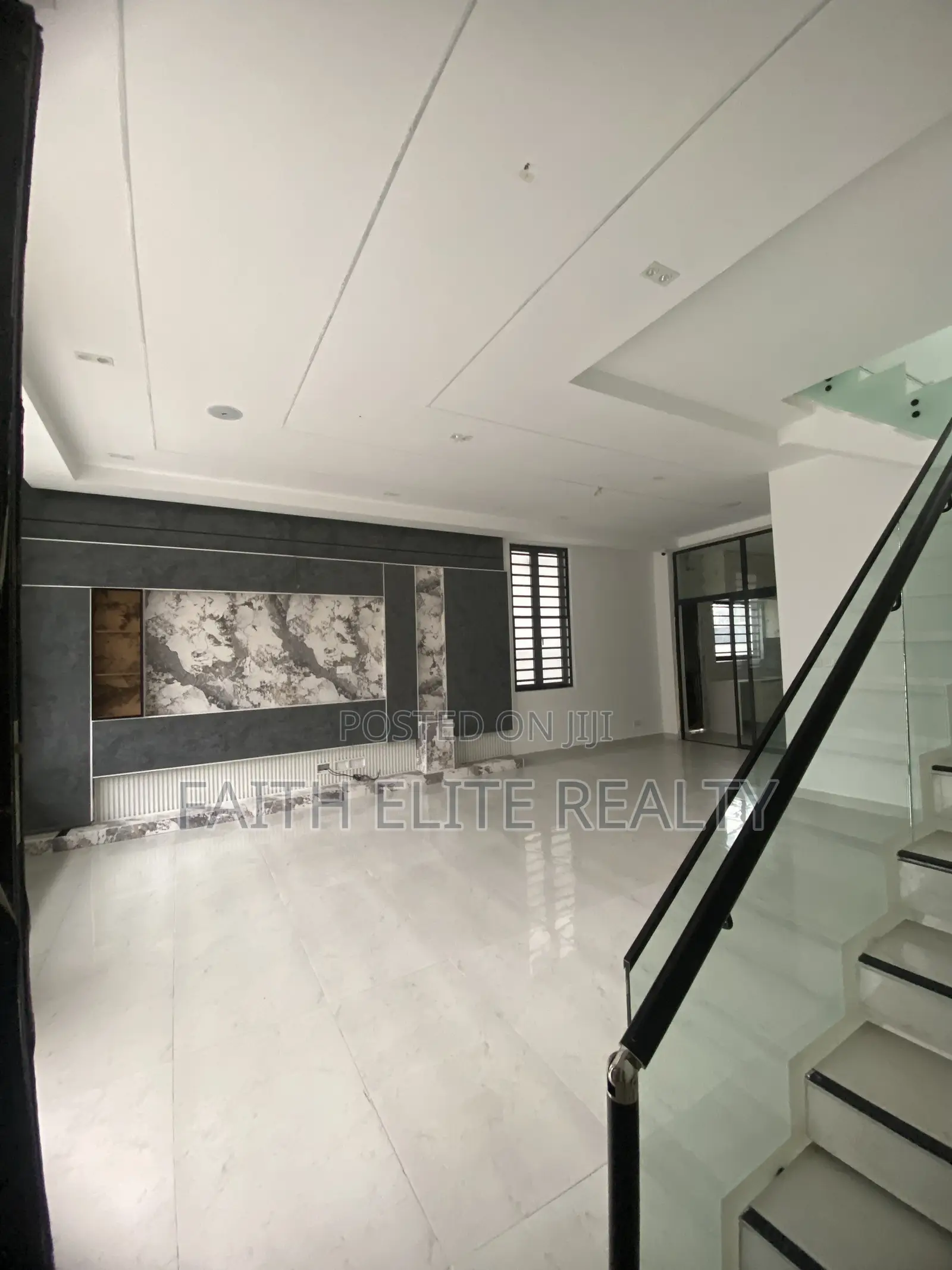 4bdrm Duplex in Lekki Expressway for sale in Lekki Expressway