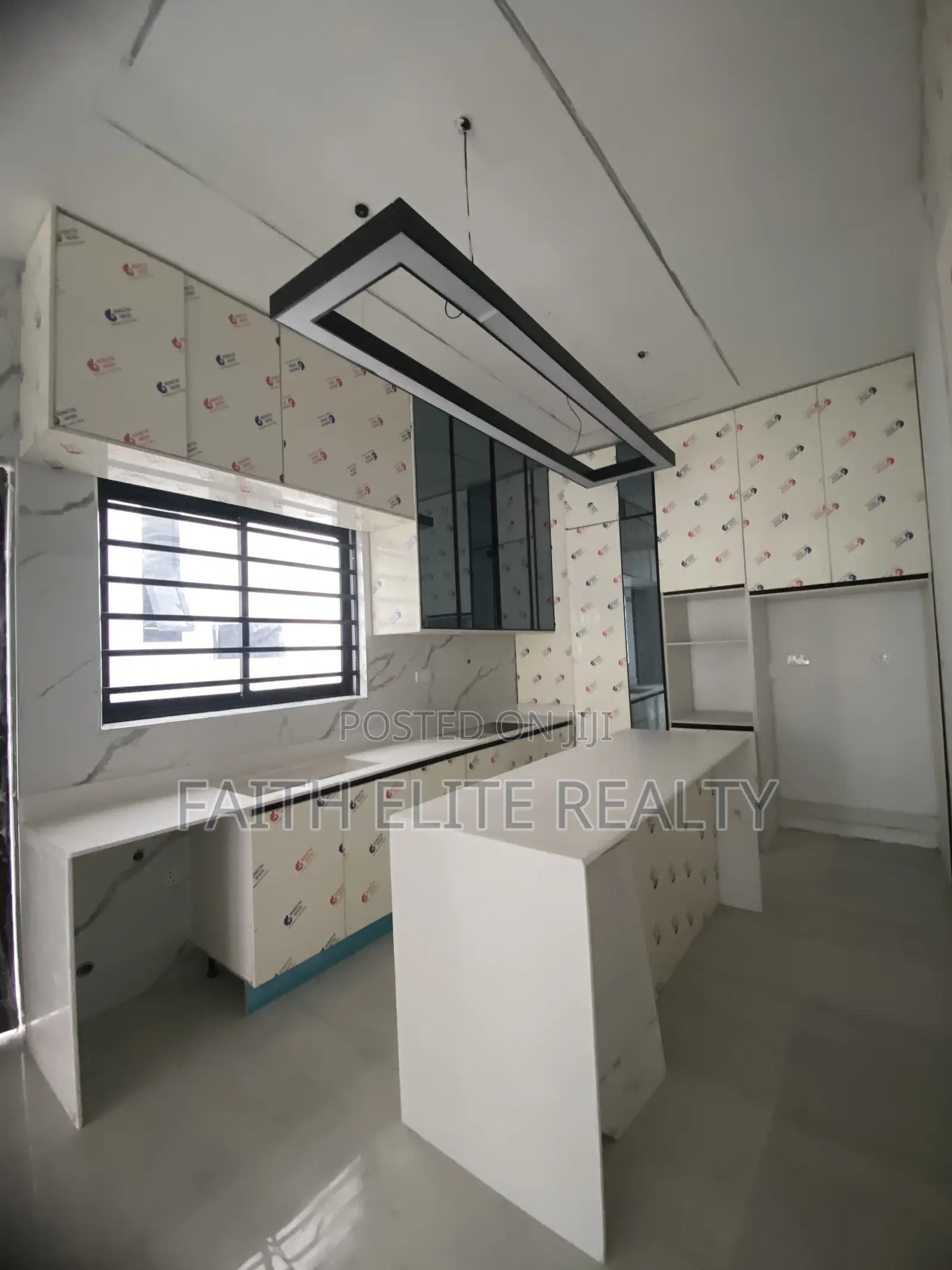 4bdrm Duplex in Lekki Expressway for sale in Lekki Expressway
