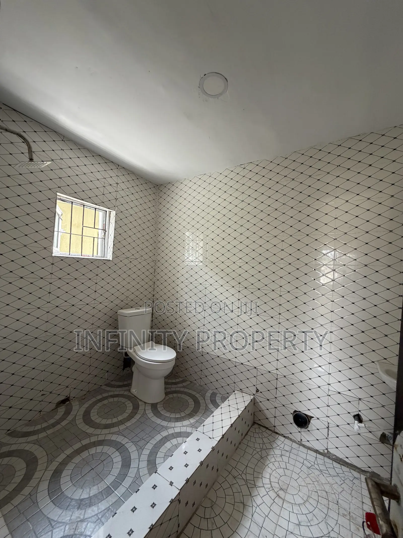 3bdrm Block of Flats in Boundary. Road. G R, Benin City for rent in Benin City