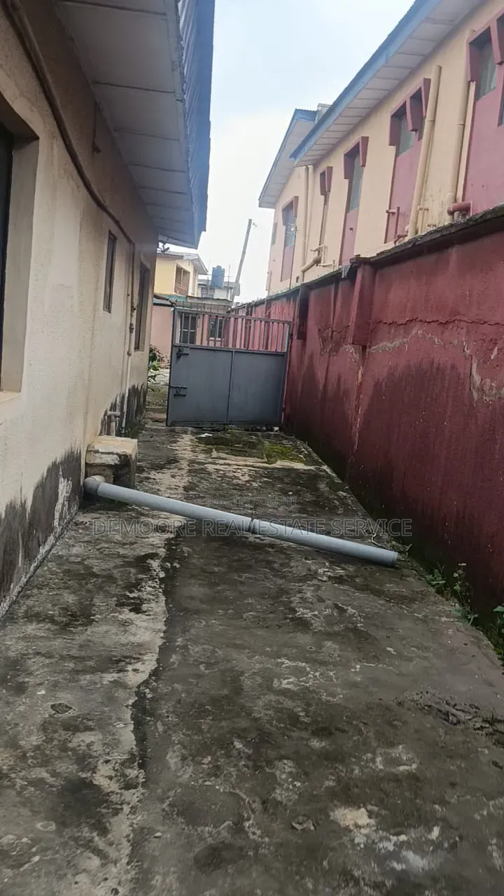 5bdrm Bungalow in Eco Bank, Ejigbo / Ejigbo for sale in Ejigbo / Ejigbo