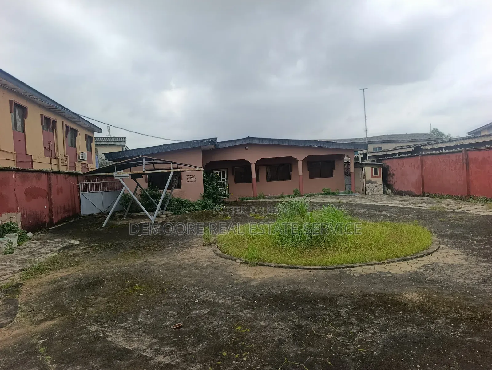 5bdrm Bungalow in Eco Bank, Ejigbo / Ejigbo for sale in Ejigbo / Ejigbo