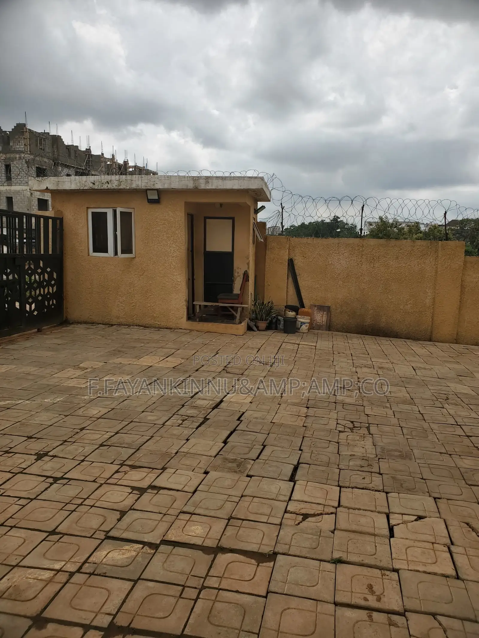 Furnished 2bdrm Block of Flats in Durumi for sale in Durumi