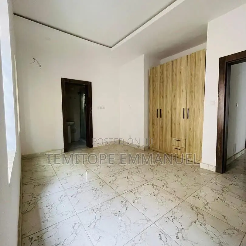 Furnished 20bdrm Apartment in Ikeja GRA for sale in Ikeja GRA