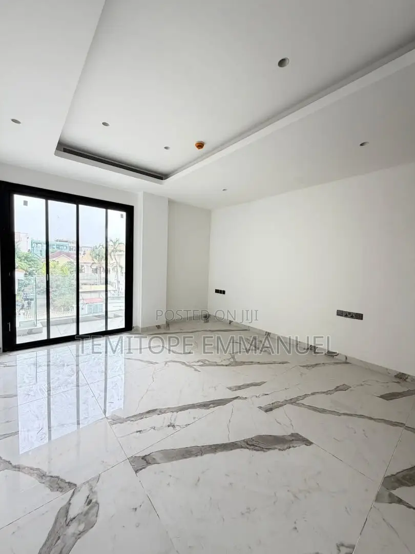 Furnished 4bdrm Duplex in Banana Island for sale in Banana Island
