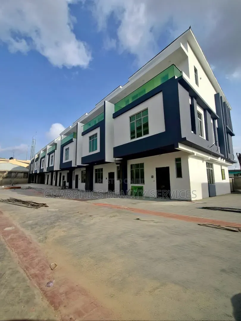 4bdrm Duplex in Mende for rent in Mende