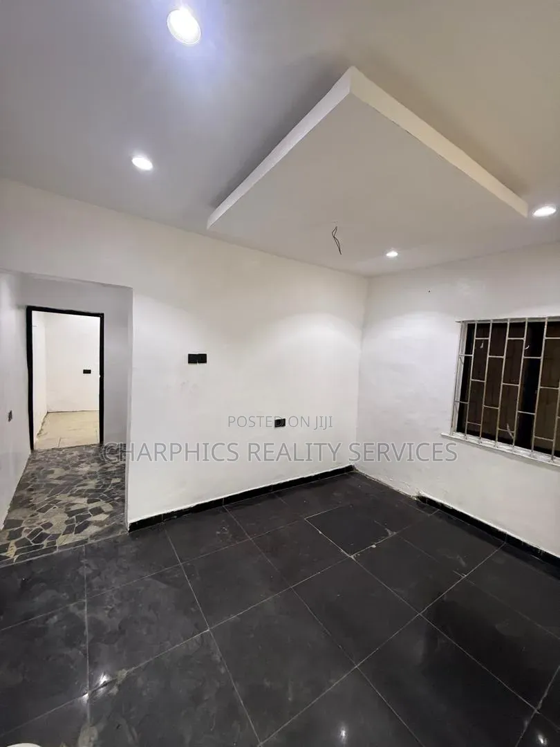 4bdrm Duplex in Mende for rent in Mende