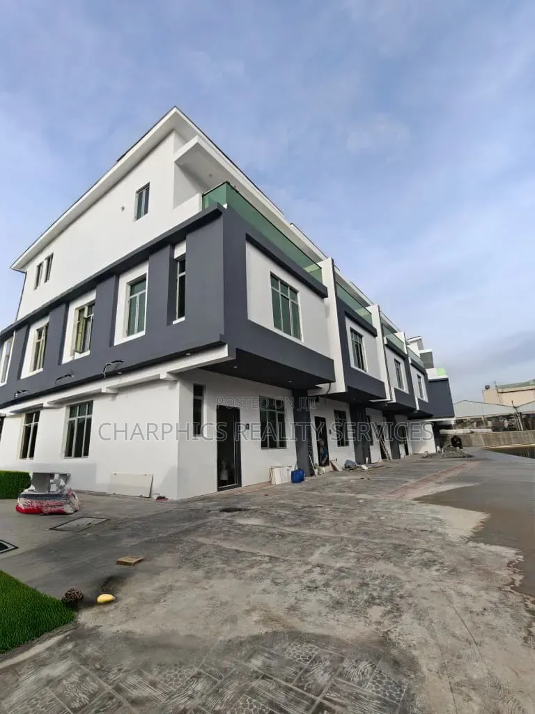 4bdrm Duplex in Mende for rent in Mende